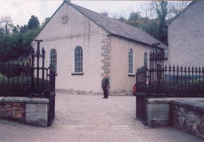 {picture of meeting-house}
